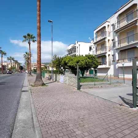 Babyaccommodation Family Comfort Iii Pietra Ligure